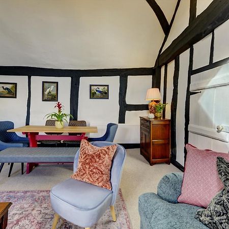 Loft Cottage By Spa Town Property - 2 Bed Tudor Retreat Near To Stratford-Upon-Avon, Warwick & Solihull Exterior photo